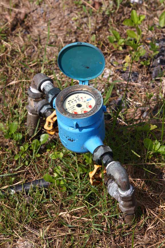 how to turn off a water meter valve